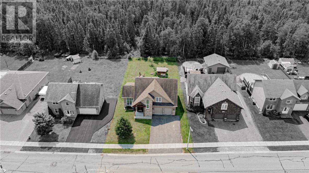 1387 Jeanne D'arc Street, Hanmer, Ontario  P3P 0C1 - Photo 2 - 2127455