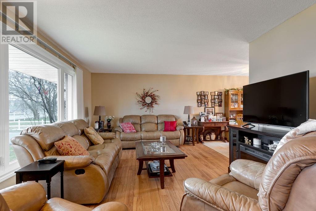 639 Second Avenue, Espanola, Ontario  P3E 1M7 - Photo 3 - 2127517