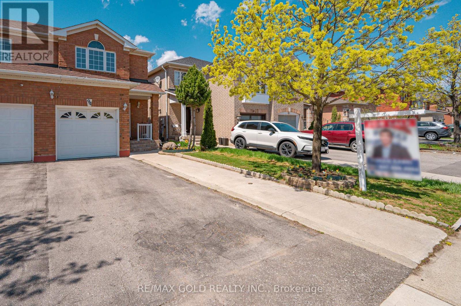 94 Lake Louise Drive, Brampton, Ontario  L6X 4Y6 - Photo 3 - W13064492
