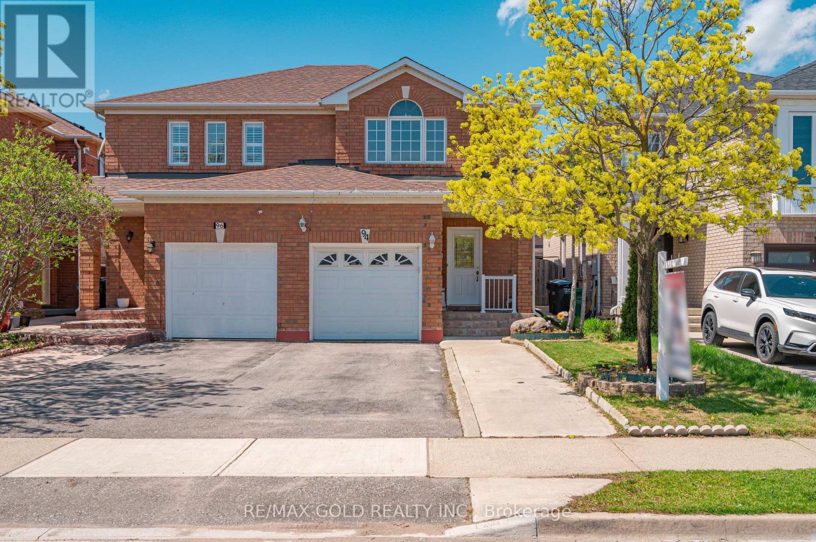 94 Lake Louise Drive, Brampton, Ontario  L6X 4Y6 - Photo 4 - W13064492