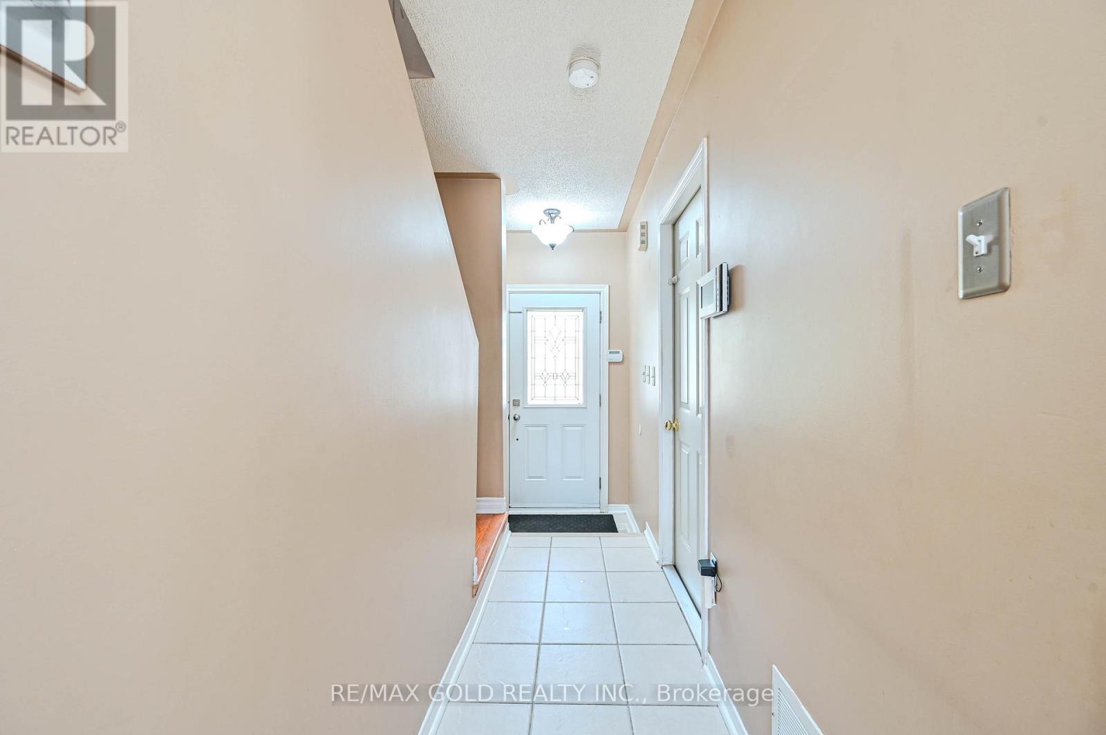 94 Lake Louise Drive, Brampton, Ontario  L6X 4Y6 - Photo 8 - W13064492