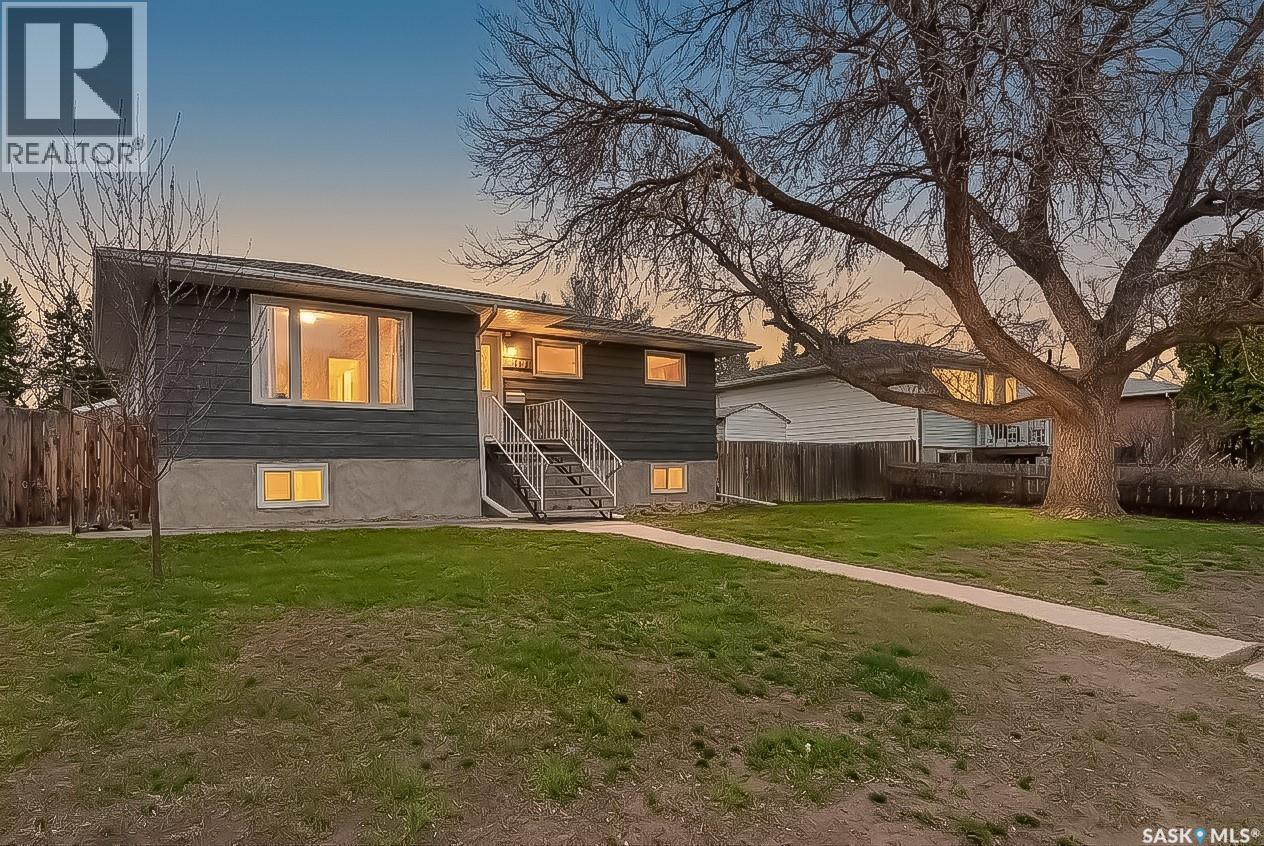 1154 Caribou STREET W, Moose Jaw, Saskatchewan