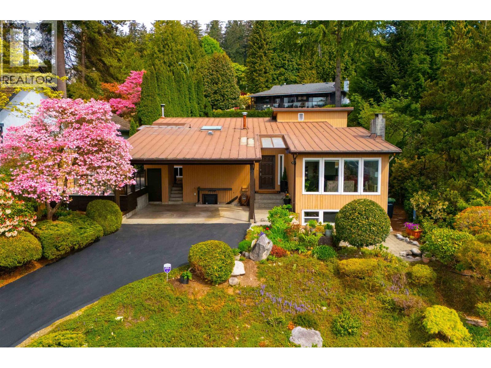 2563 Ashurst Avenue, Coquitlam, British Columbia  V3K 5T7 - Photo 1 - R3119339