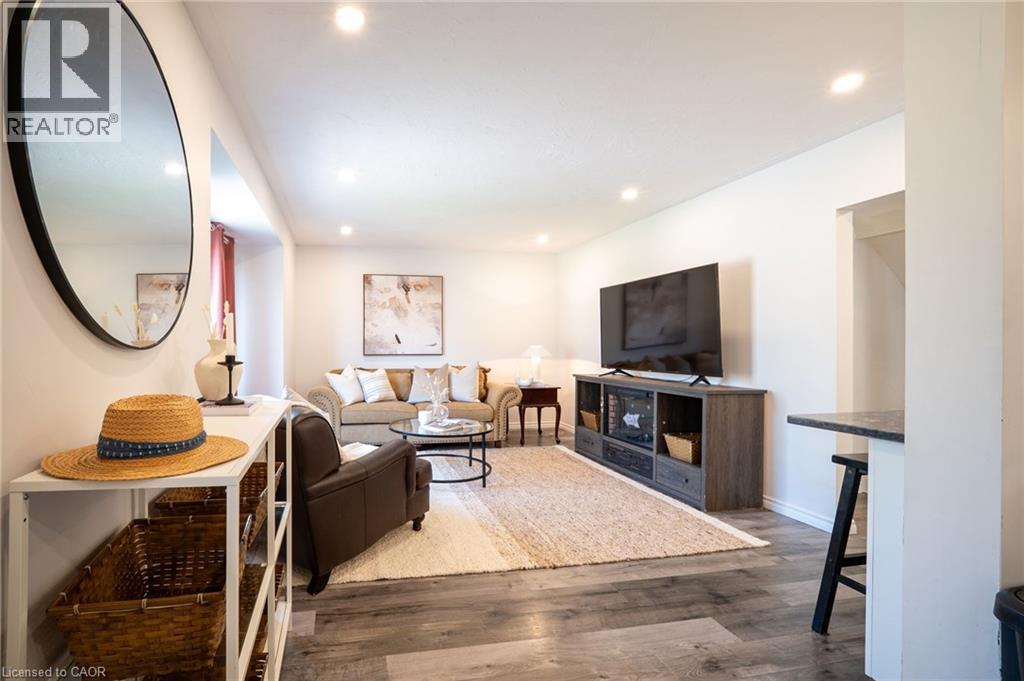 18 Armstrong Avenue, Hamilton, Ontario  L8H 1M5 - Photo 5 - 40823037