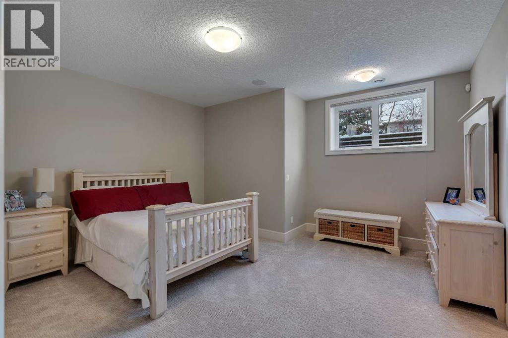 2041 45 Avenue Sw, Calgary, Alberta  T2T 2P6 - Photo 39 - A2299841