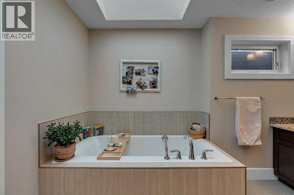 2041 45 Avenue Sw, Calgary, Alberta  T2T 2P6 - Photo 28 - A2299841