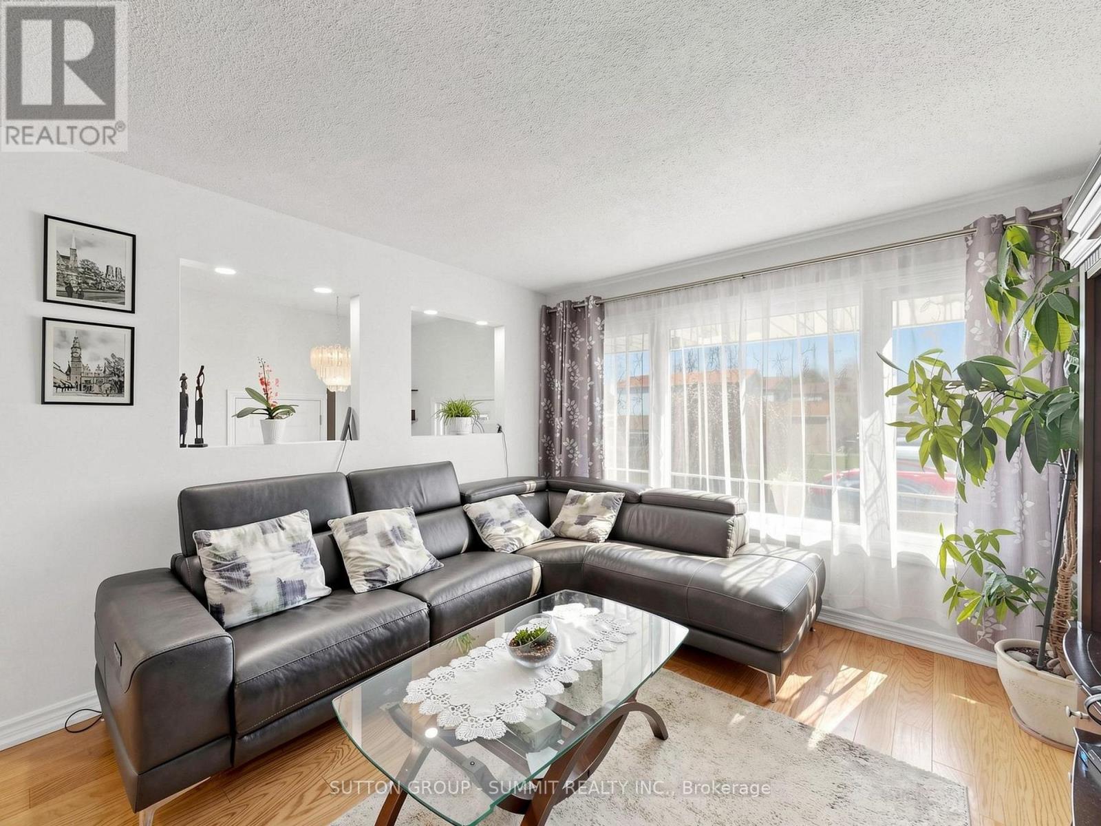 32 Harbrite Drive, Hamilton, Ontario  L8G 4G5 - Photo 6 - X13083858