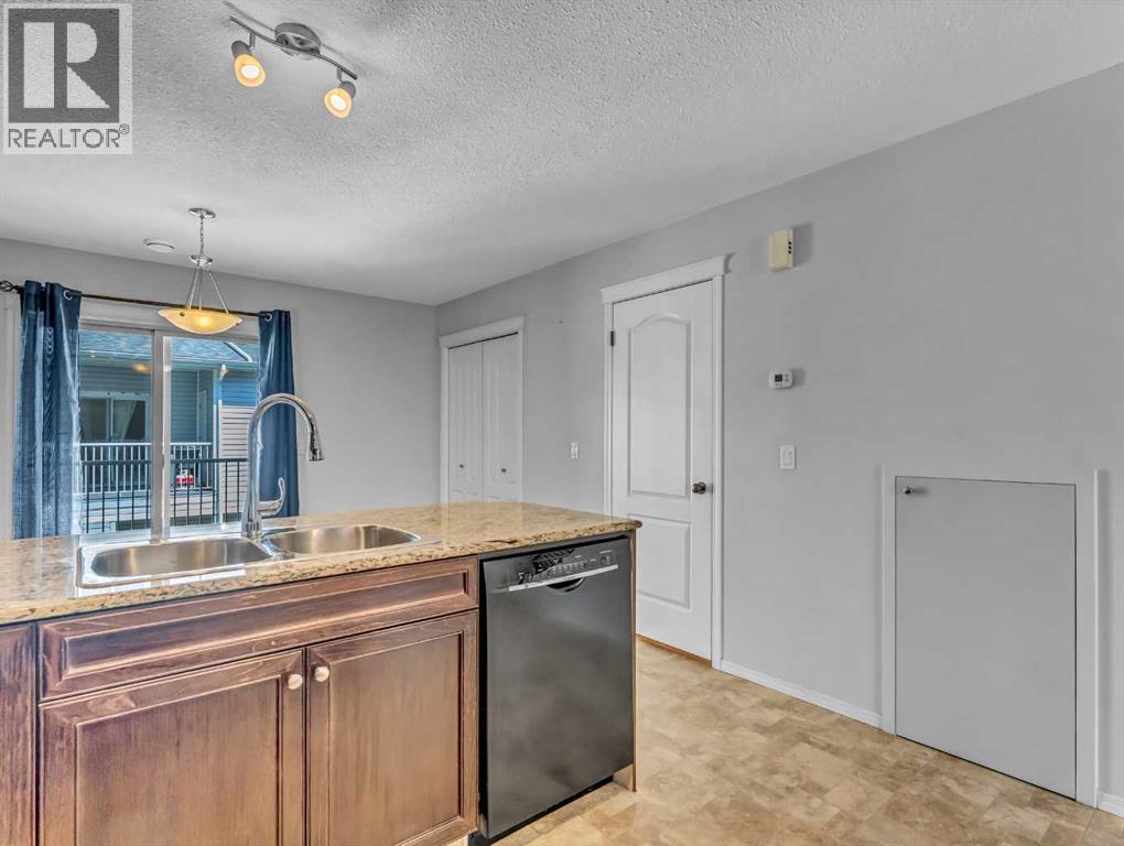 315 Northlands Pointe Ne, Medicine Hat, Alberta  T1C 0C2 - Photo 14 - A2307710
