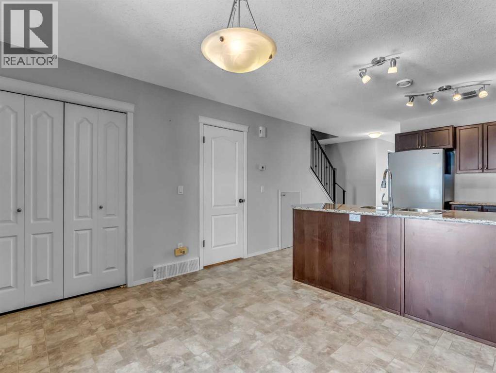 315 Northlands Pointe Ne, Medicine Hat, Alberta  T1C 0C2 - Photo 16 - A2307710