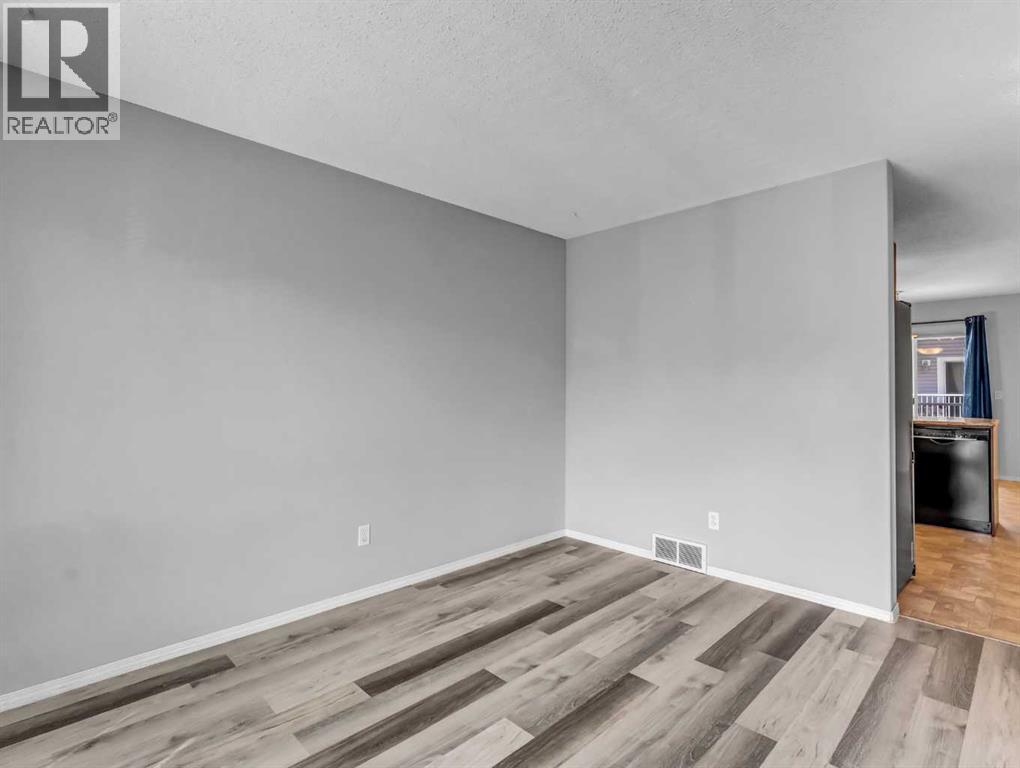 315 Northlands Pointe Ne, Medicine Hat, Alberta  T1C 0C2 - Photo 6 - A2307710
