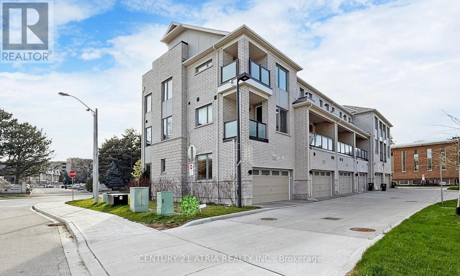 205 The Donway E, Toronto, Ontario  M3B 0B4 - Photo 2 - C13084062
