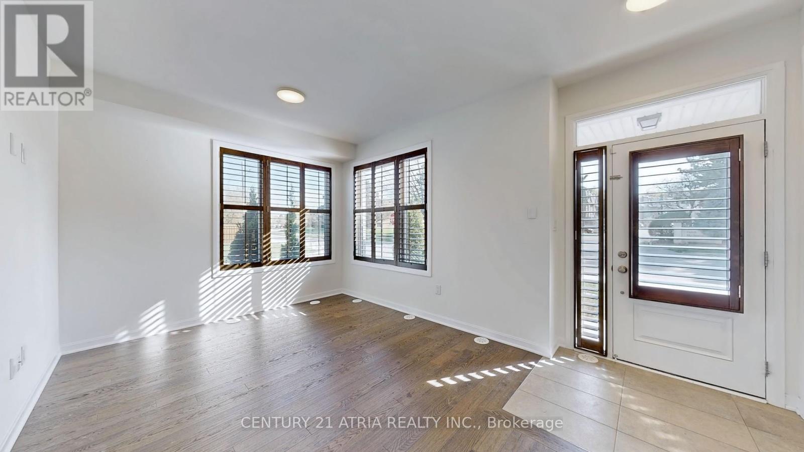 205 The Donway E, Toronto, Ontario  M3B 0B4 - Photo 3 - C13084062