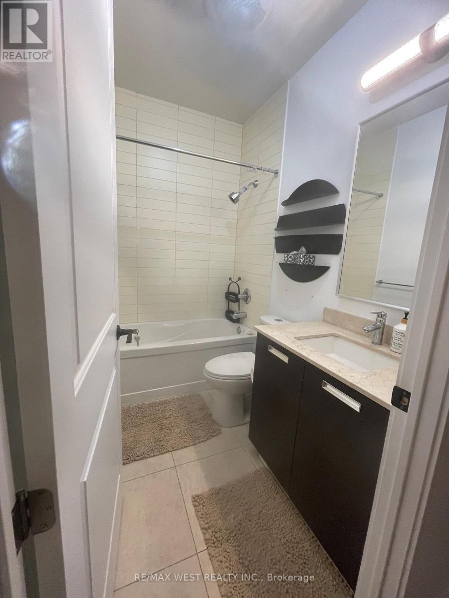 1004 - 21 Balmuto Street, Toronto, Ontario  M4Y 1W4 - Photo 6 - C13084168