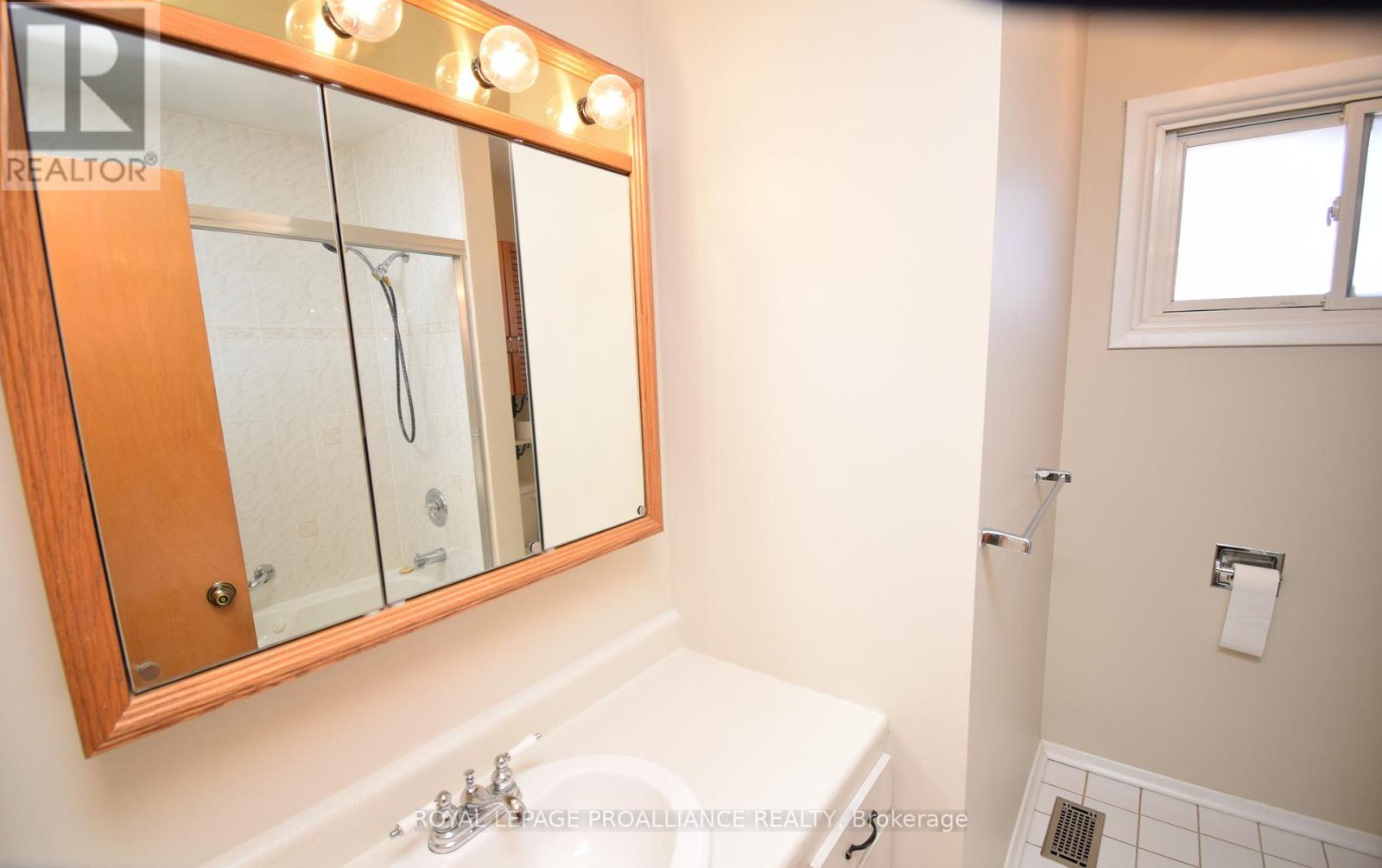 8 Walden Circle, Belleville, Ontario  K8P 2C3 - Photo 9 - X13079992