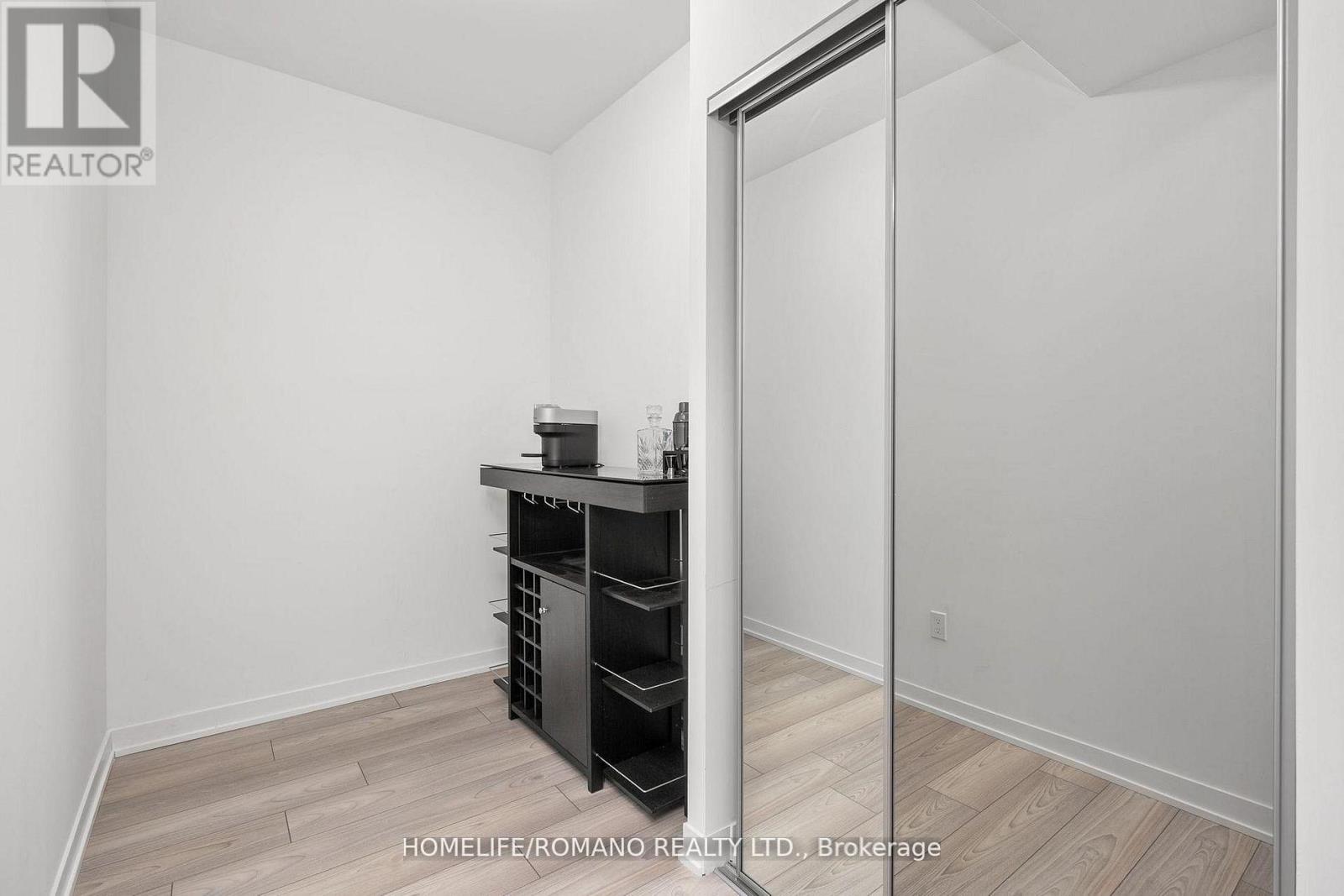 1426 - 498 Caldari Road, Vaughan, Ontario  L4K 0R6 - Photo 5 - N13084204