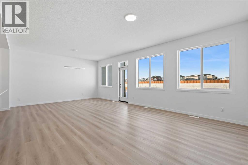 421 Corner Glen Way NE, Calgary, Alberta  T3N 2P1 - Photo 2 - A2273963