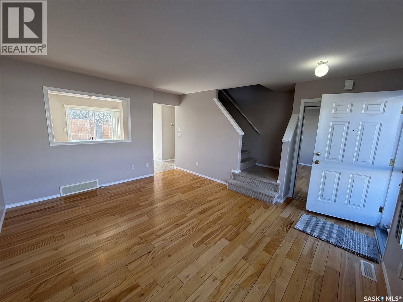 22 809 Kristjanson Road, Saskatoon, Saskatchewan  S7S 1M8 - Photo 3 - SK034891