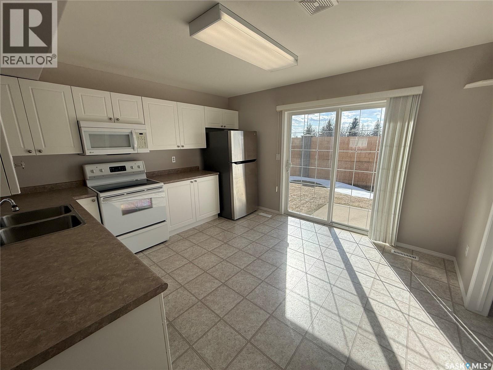 22 809 Kristjanson Road, Saskatoon, Saskatchewan  S7S 1M8 - Photo 6 - SK034891