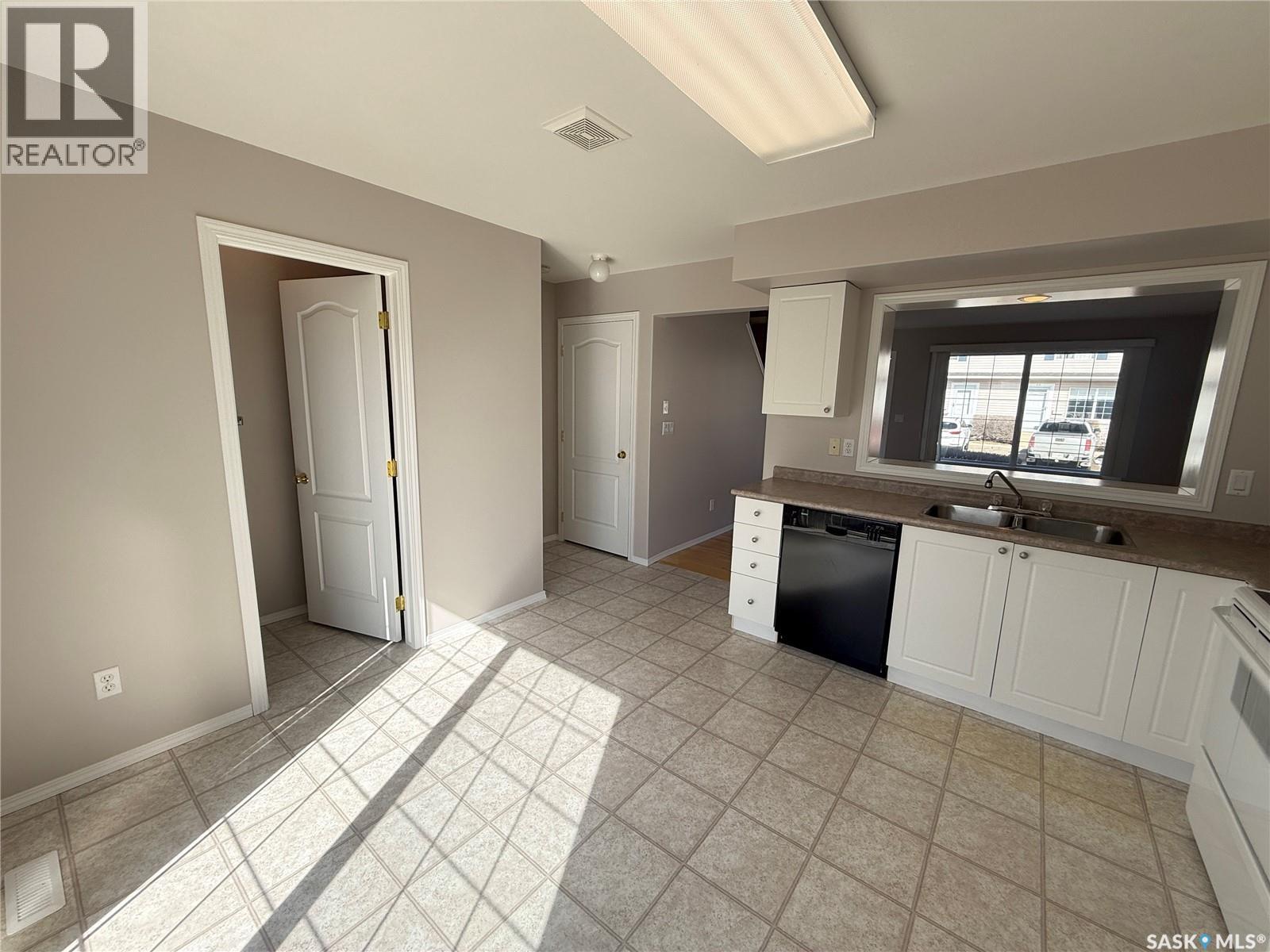 22 809 Kristjanson Road, Saskatoon, Saskatchewan  S7S 1M8 - Photo 8 - SK034891