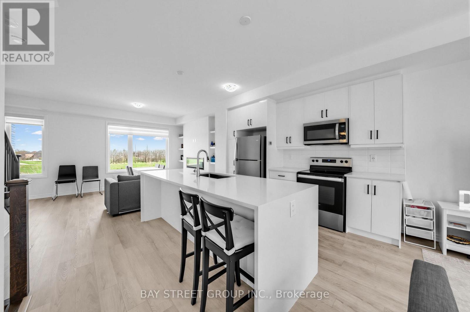 1399 Shevchenko Boulevard, Oakville, Ontario  L6M 5P3 - Photo 2 - W13084024