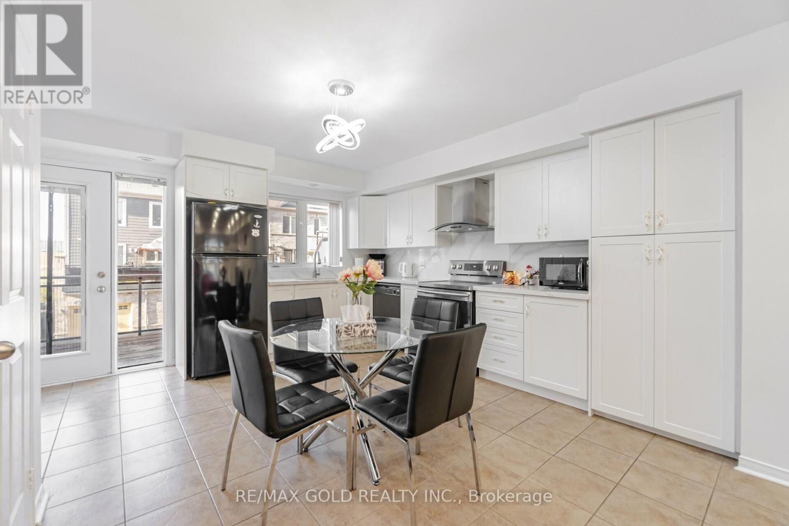 142 - 60 Fairwood Circle, Brampton, Ontario  L6R 0Y6 - Photo 6 - W13084050