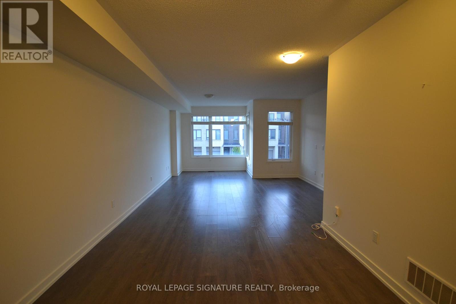 202 Huguenot Road, Oakville, Ontario  L6H 0L4 - Photo 6 - W13084086