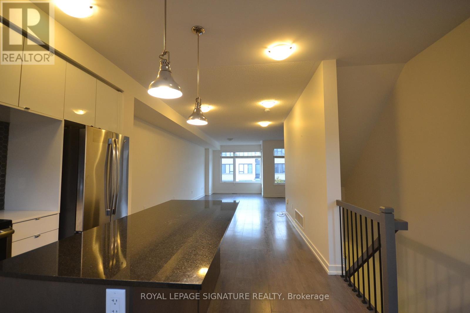 202 Huguenot Road, Oakville, Ontario  L6H 0L4 - Photo 7 - W13084086