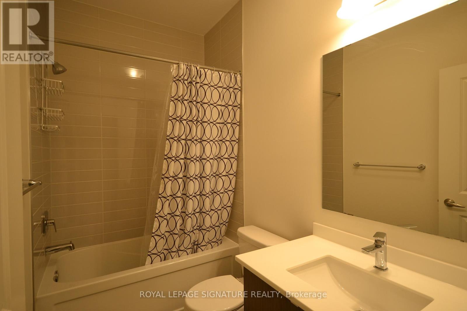 202 Huguenot Road, Oakville, Ontario  L6H 0L4 - Photo 8 - W13084086