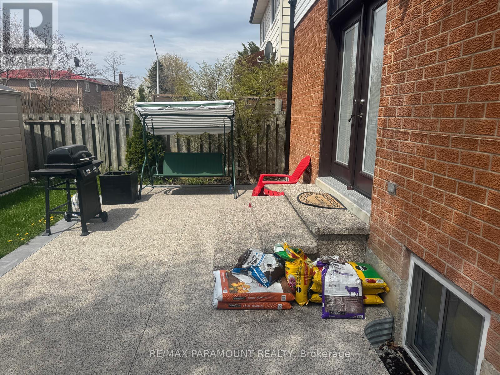 (Back Unit) - 58 Martindale Crescent, Brampton, Ontario  L6X 2T9 - Photo 3 - W13084118