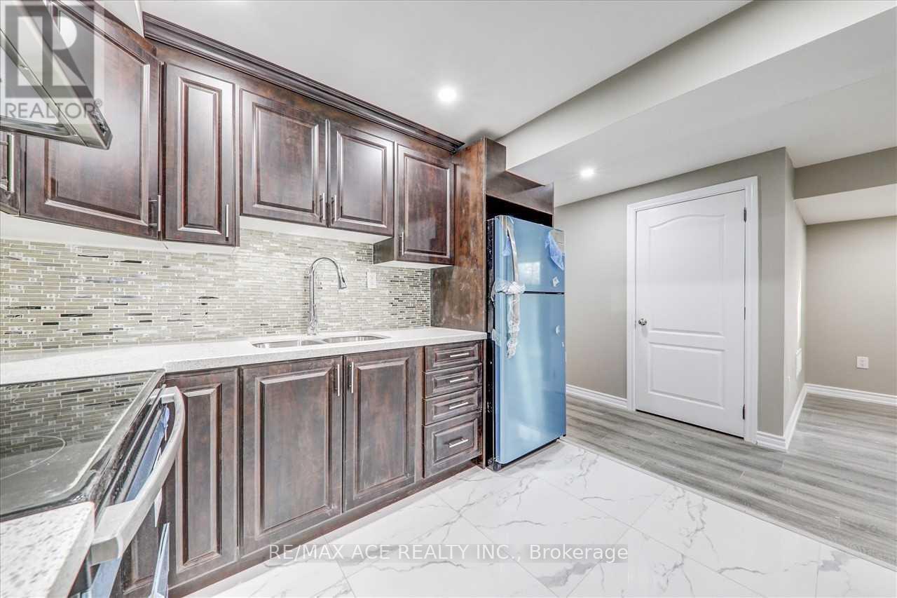 Bsmt - 2 Adastra Place, Brampton, Ontario  L6P 3B4 - Photo 10 - W13084138