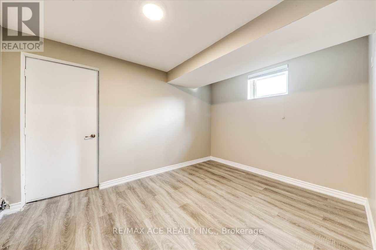 Bsmt - 2 Adastra Place, Brampton, Ontario  L6P 3B4 - Photo 12 - W13084138