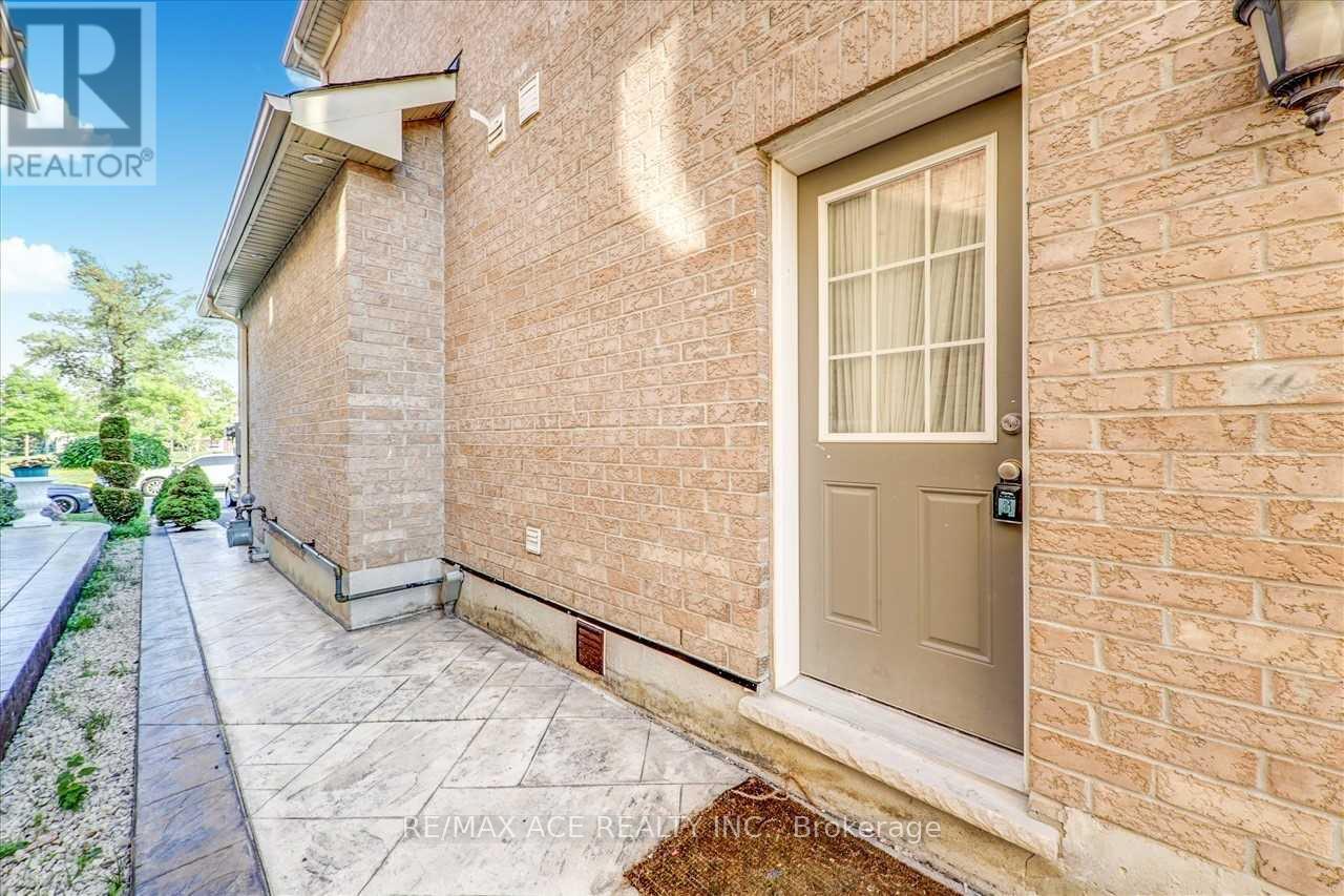 Bsmt - 2 Adastra Place, Brampton, Ontario  L6P 3B4 - Photo 4 - W13084138