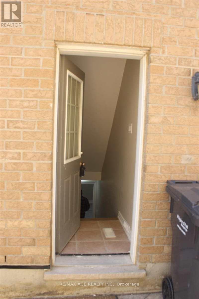 Bsmt - 2 Adastra Place, Brampton, Ontario  L6P 3B4 - Photo 5 - W13084138