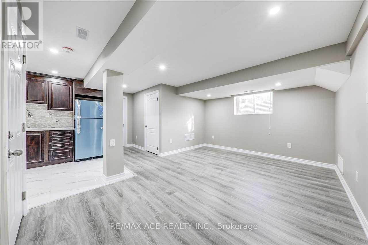 Bsmt - 2 Adastra Place, Brampton, Ontario  L6P 3B4 - Photo 8 - W13084138