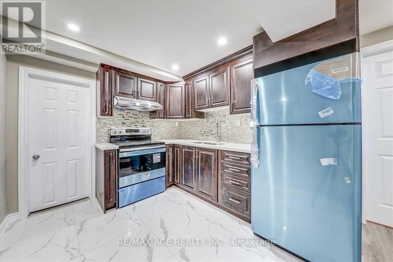 Bsmt - 2 Adastra Place, Brampton, Ontario  L6P 3B4 - Photo 9 - W13084138