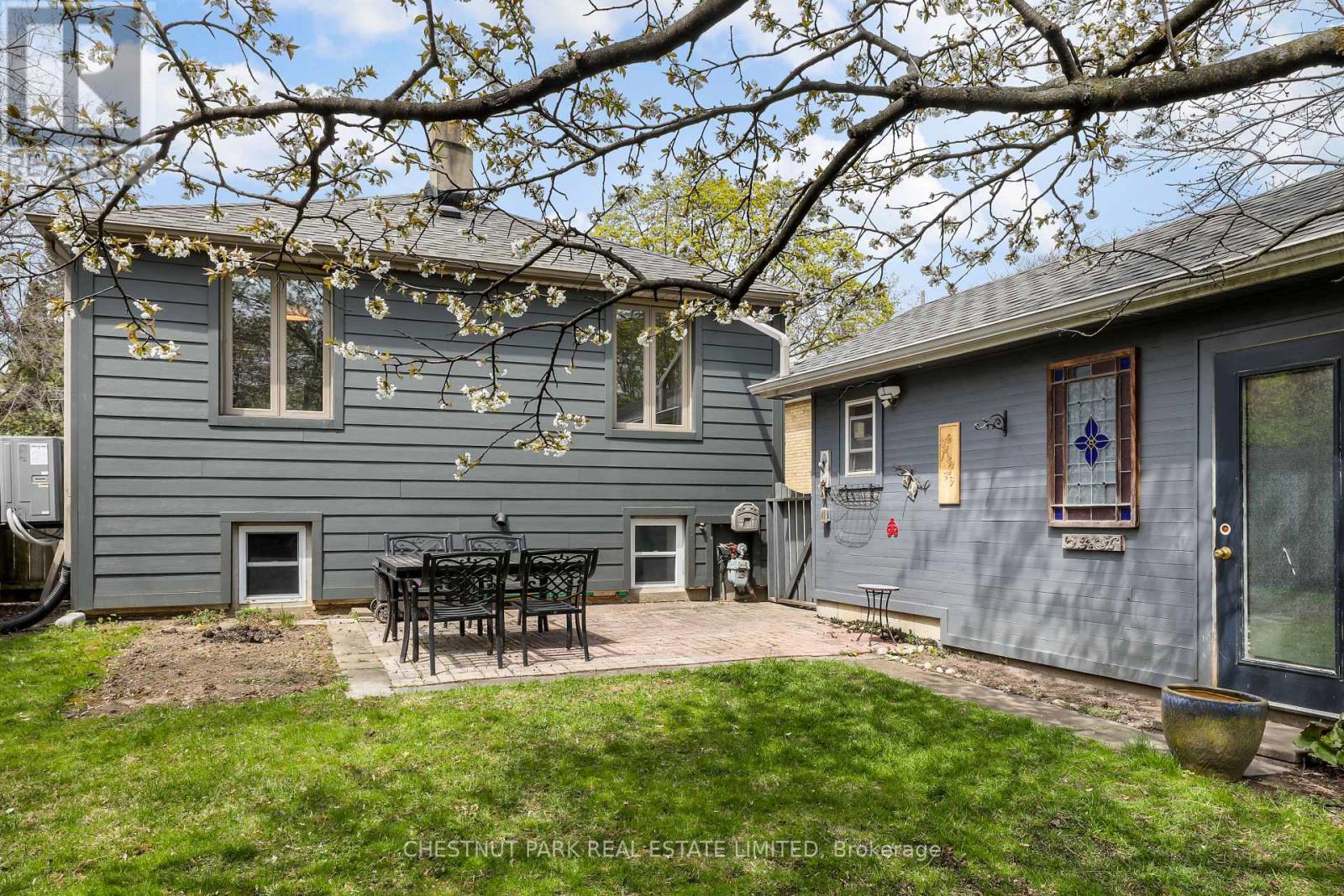 27 Cedarcrest Drive, Toronto, Ontario  M9A 2V4 - Photo 40 - W13084154