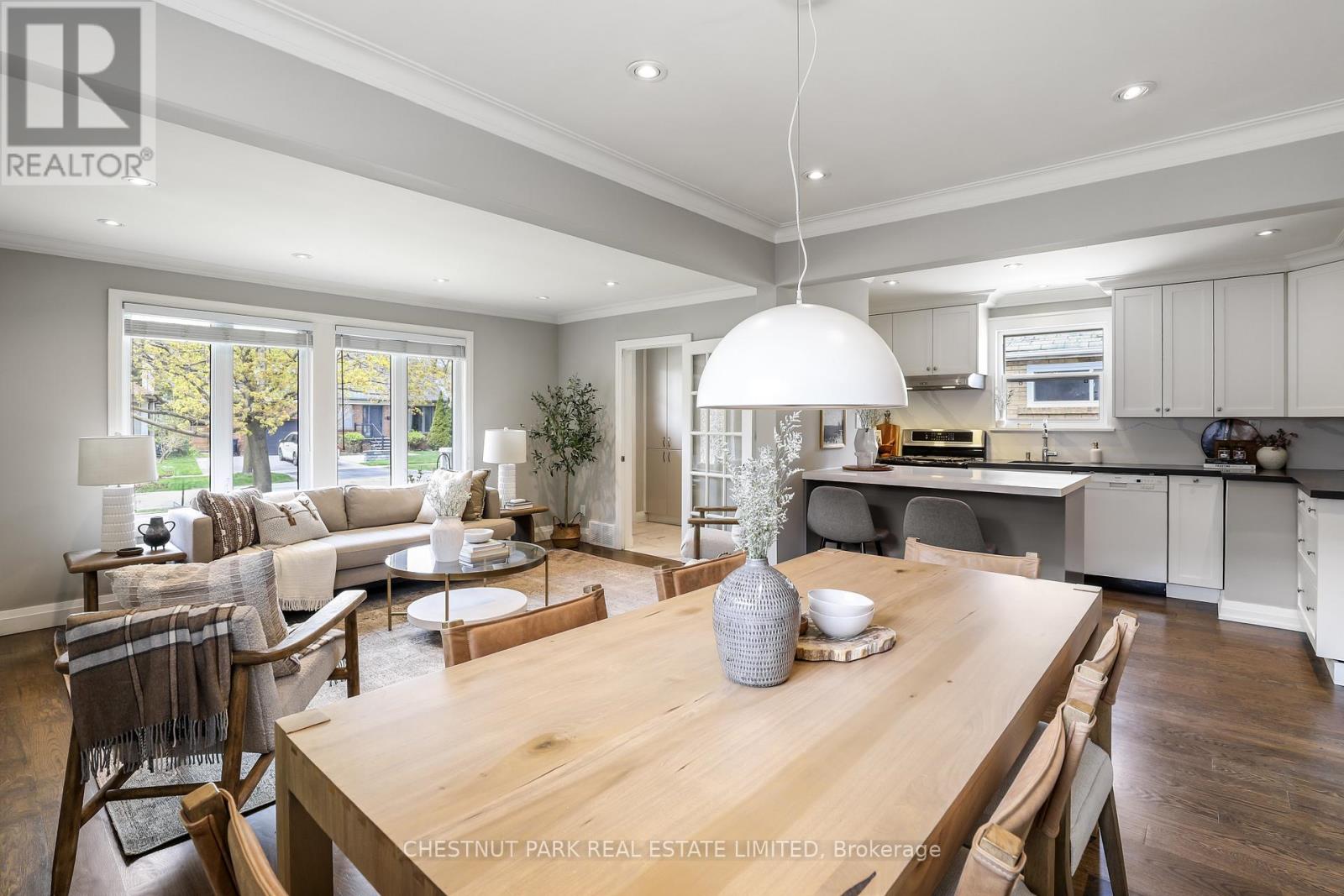 27 Cedarcrest Drive, Toronto, Ontario  M9A 2V4 - Photo 8 - W13084154