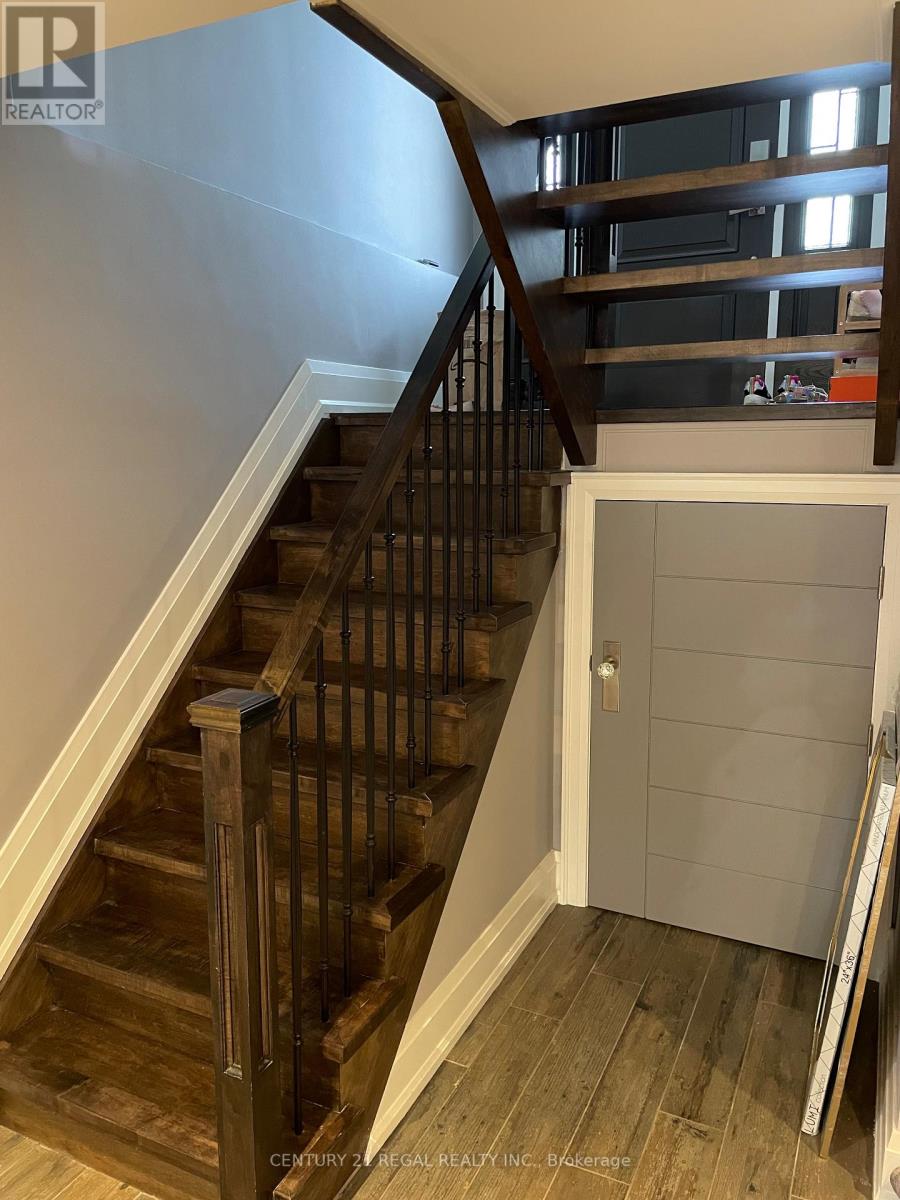 18 Rowse Crescent, Toronto, Ontario  M9P 3L5 - Photo 11 - W13084212