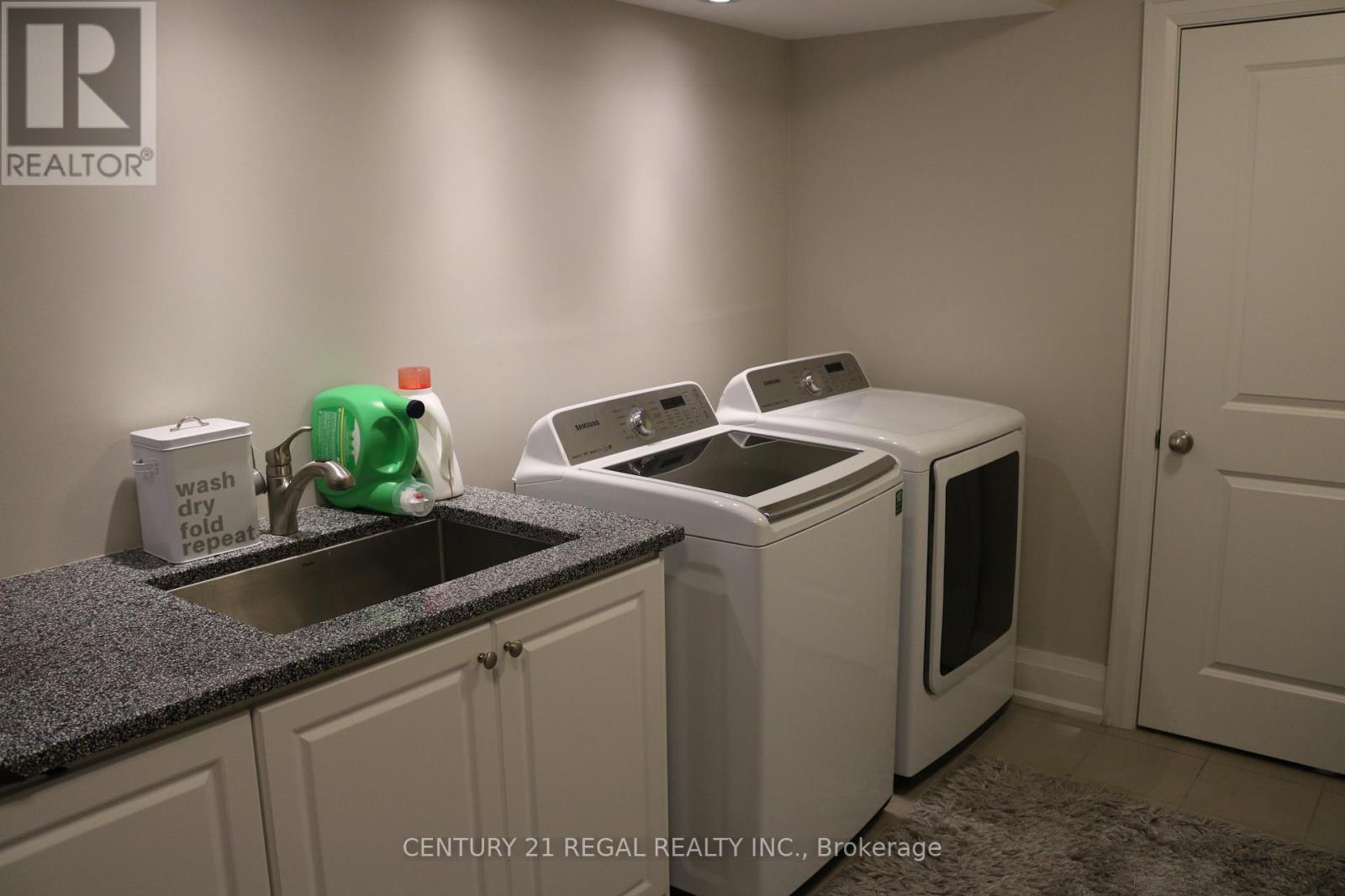 18 Rowse Crescent, Toronto, Ontario  M9P 3L5 - Photo 16 - W13084212