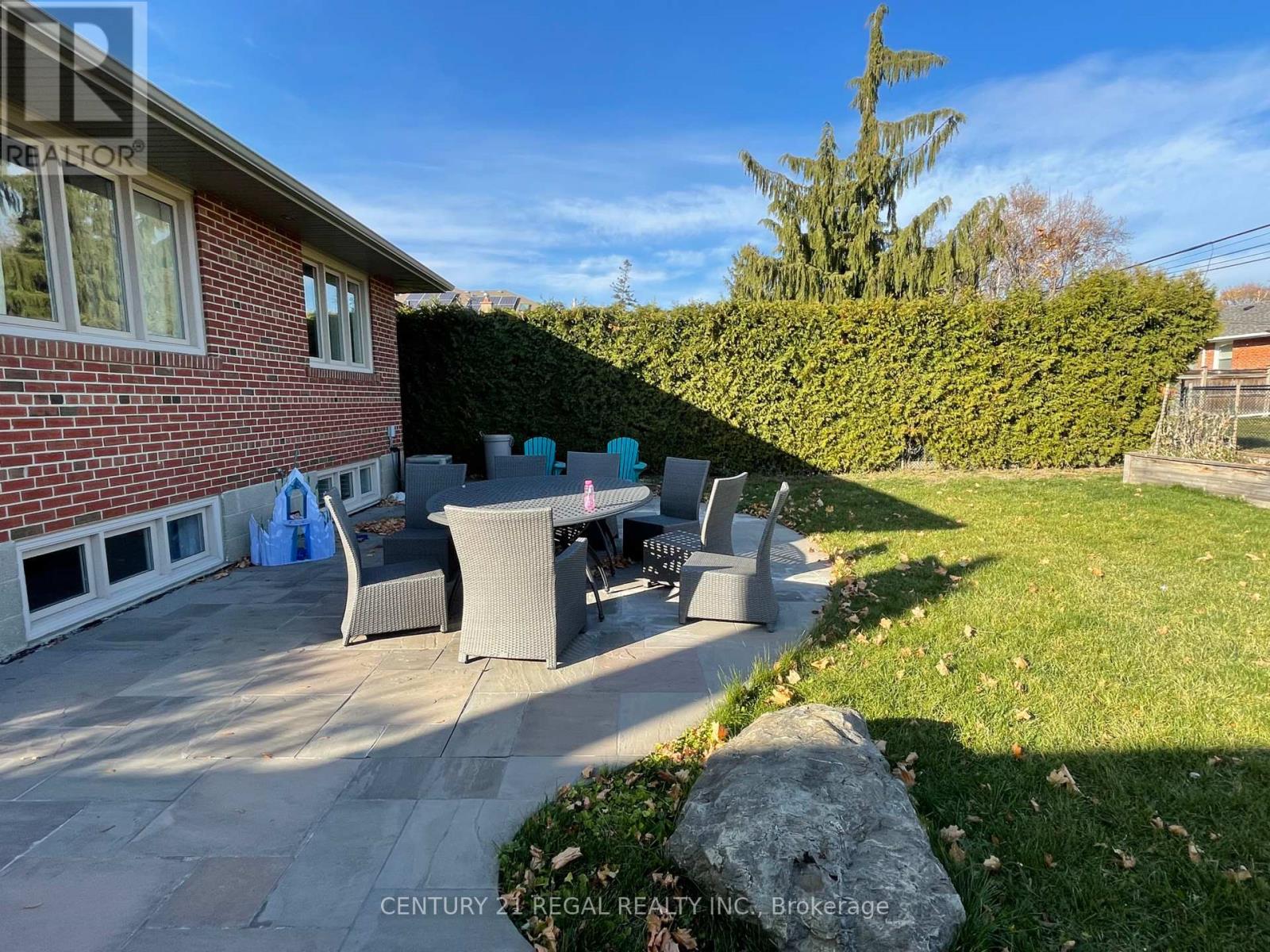 18 Rowse Crescent, Toronto, Ontario  M9P 3L5 - Photo 18 - W13084212