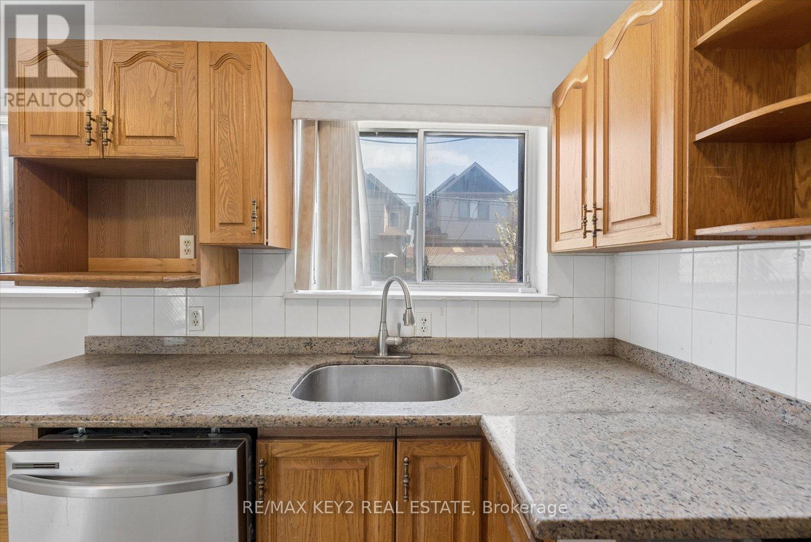 137 Newlands Avenue, Toronto, Ontario  M1L 1S2 - Photo 12 - E13083958