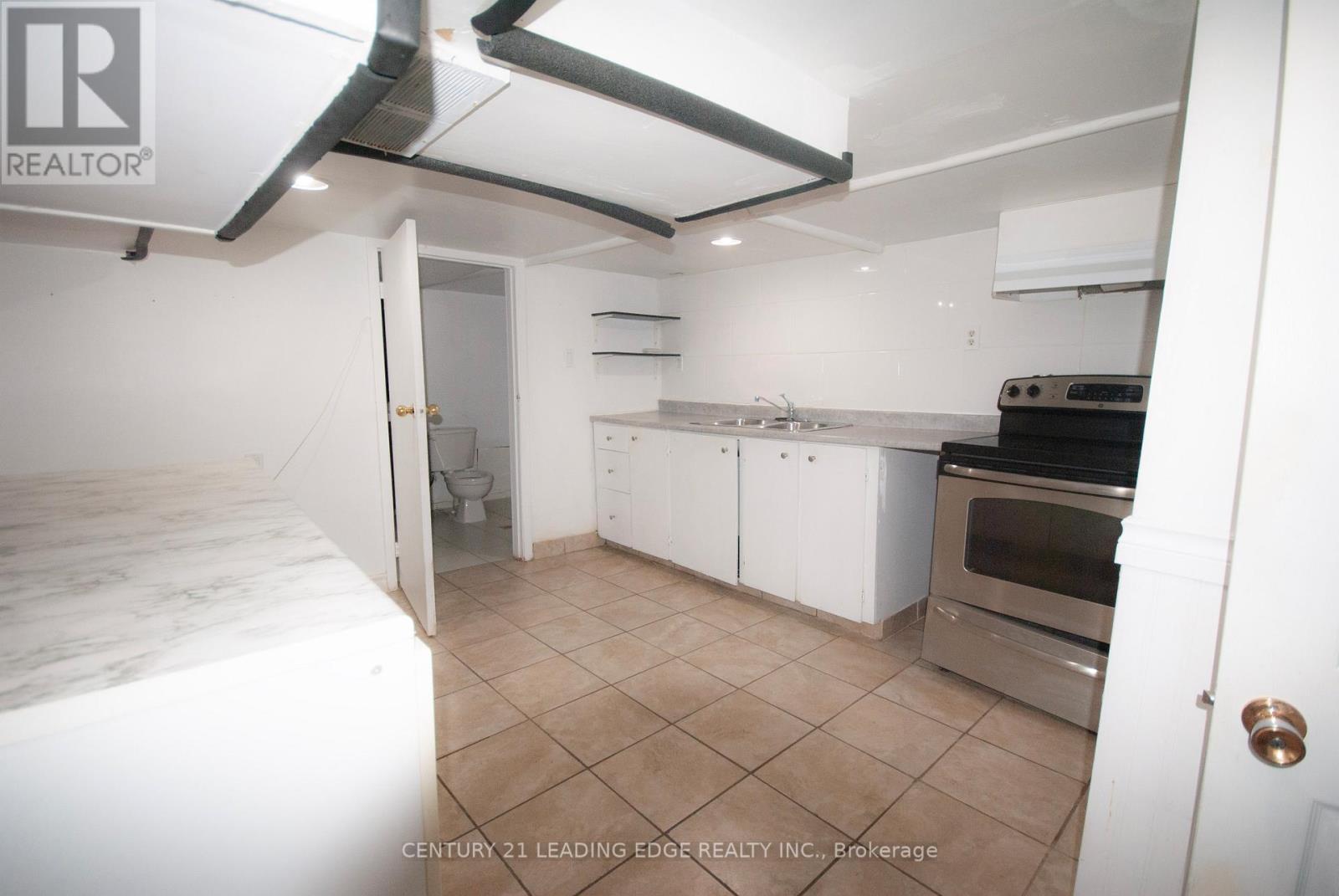 208 Oshawa Boulevard N, Oshawa, Ontario  L1G 5S9 - Photo 11 - E13083086