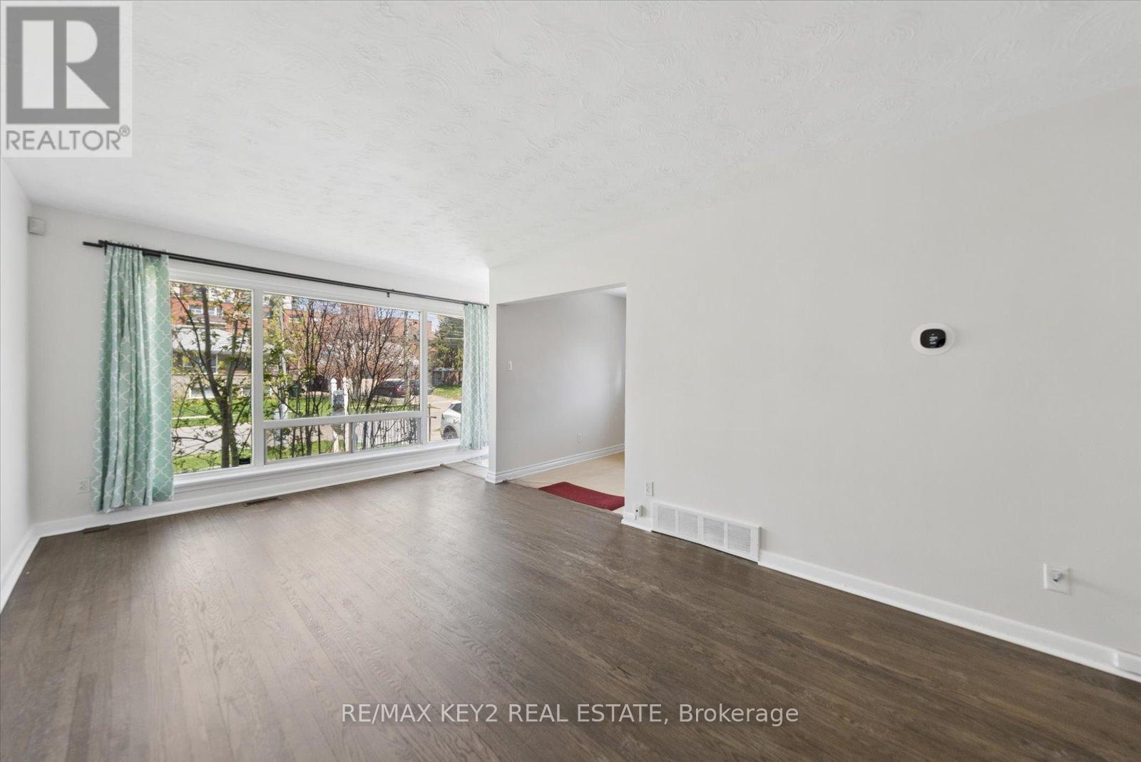 137 Newlands Avenue, Toronto, Ontario  M1L 1S2 - Photo 3 - E13083958