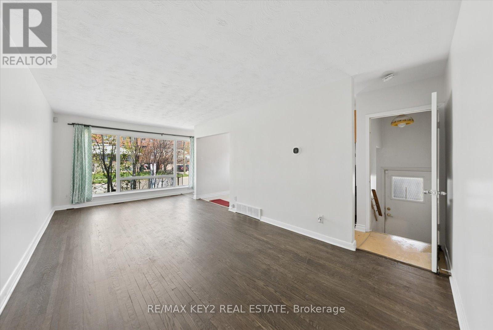 137 Newlands Avenue, Toronto, Ontario  M1L 1S2 - Photo 4 - E13083958