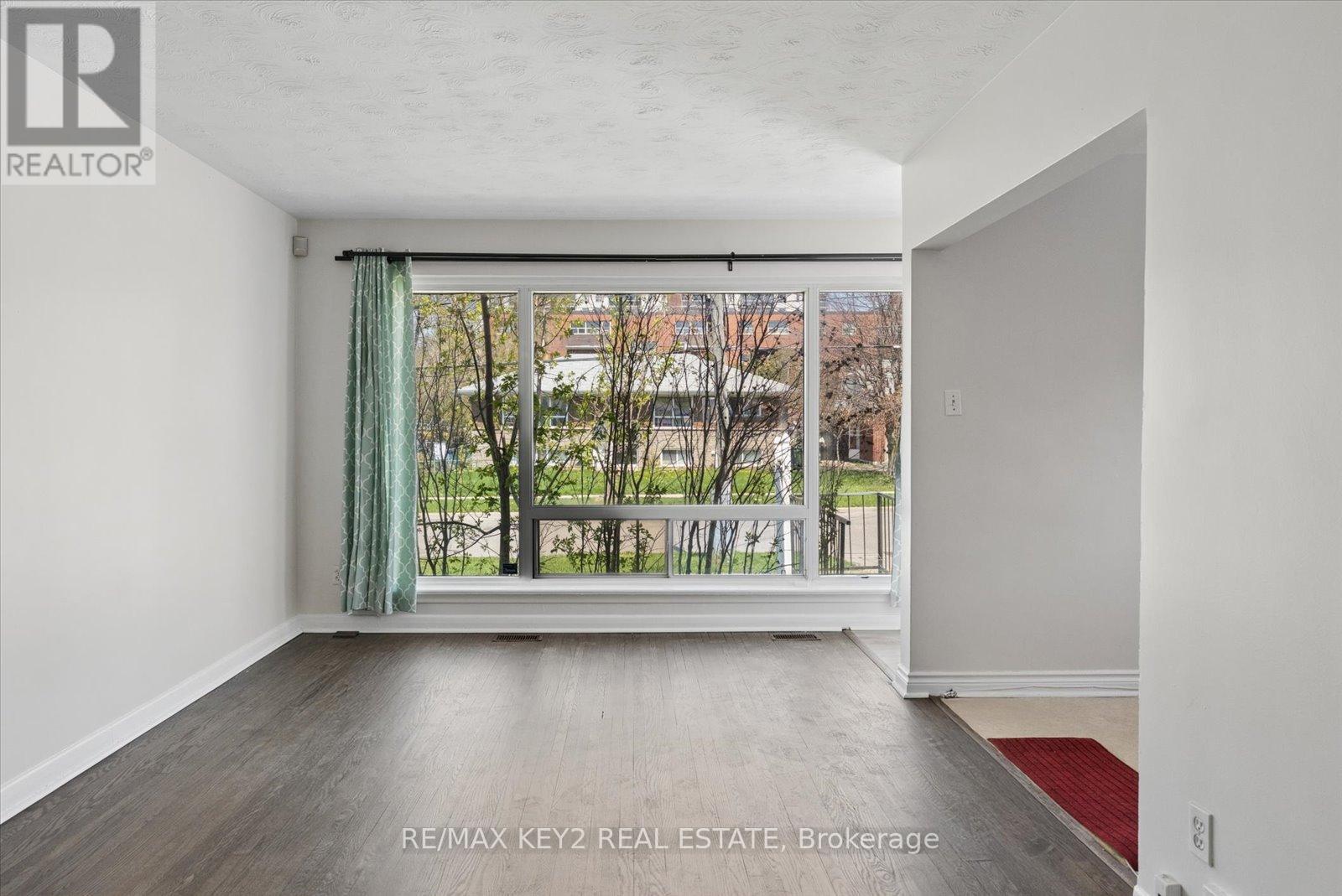 137 Newlands Avenue, Toronto, Ontario  M1L 1S2 - Photo 5 - E13083958