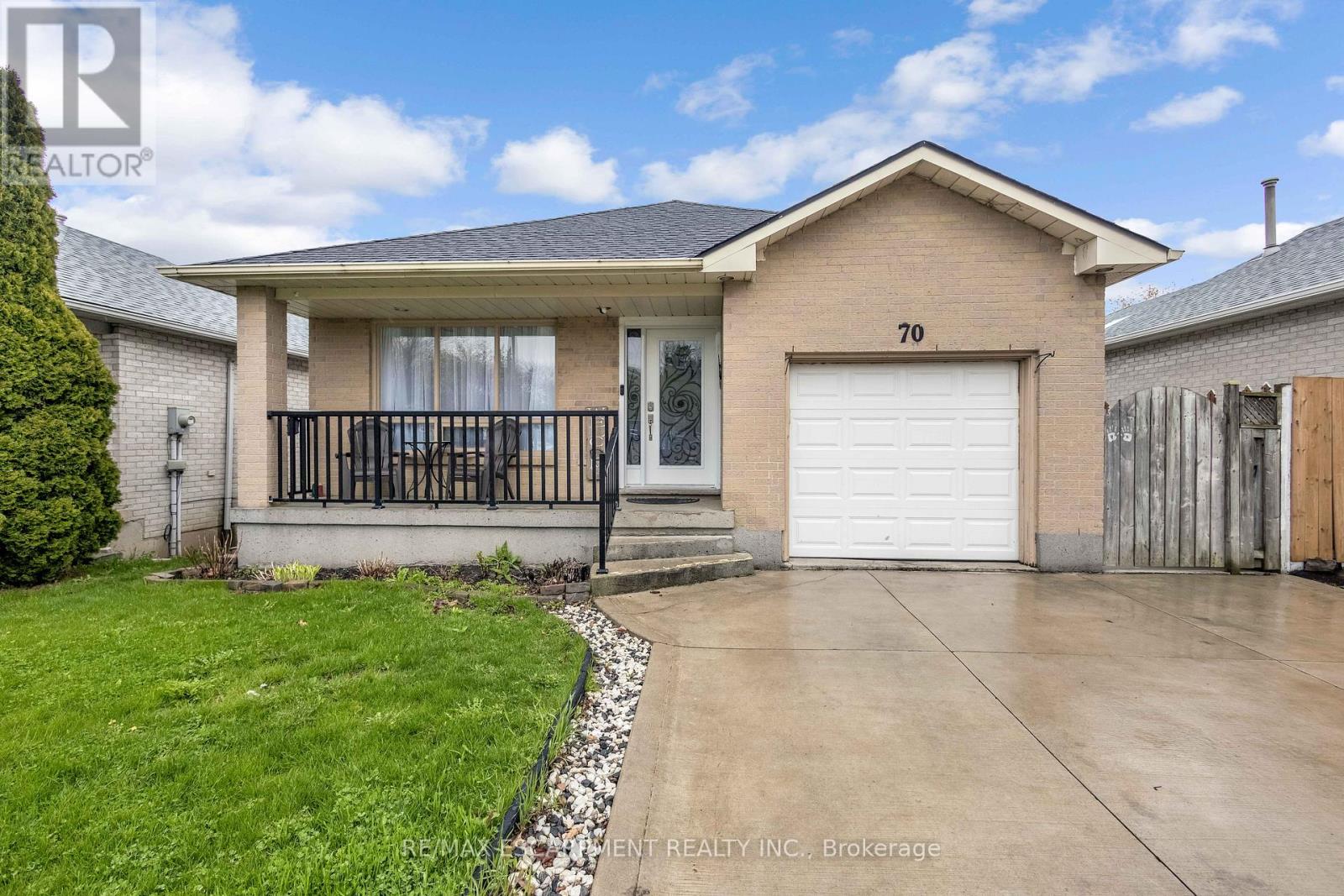 70 OSSINGTON DRIVE, Hamilton, Ontario