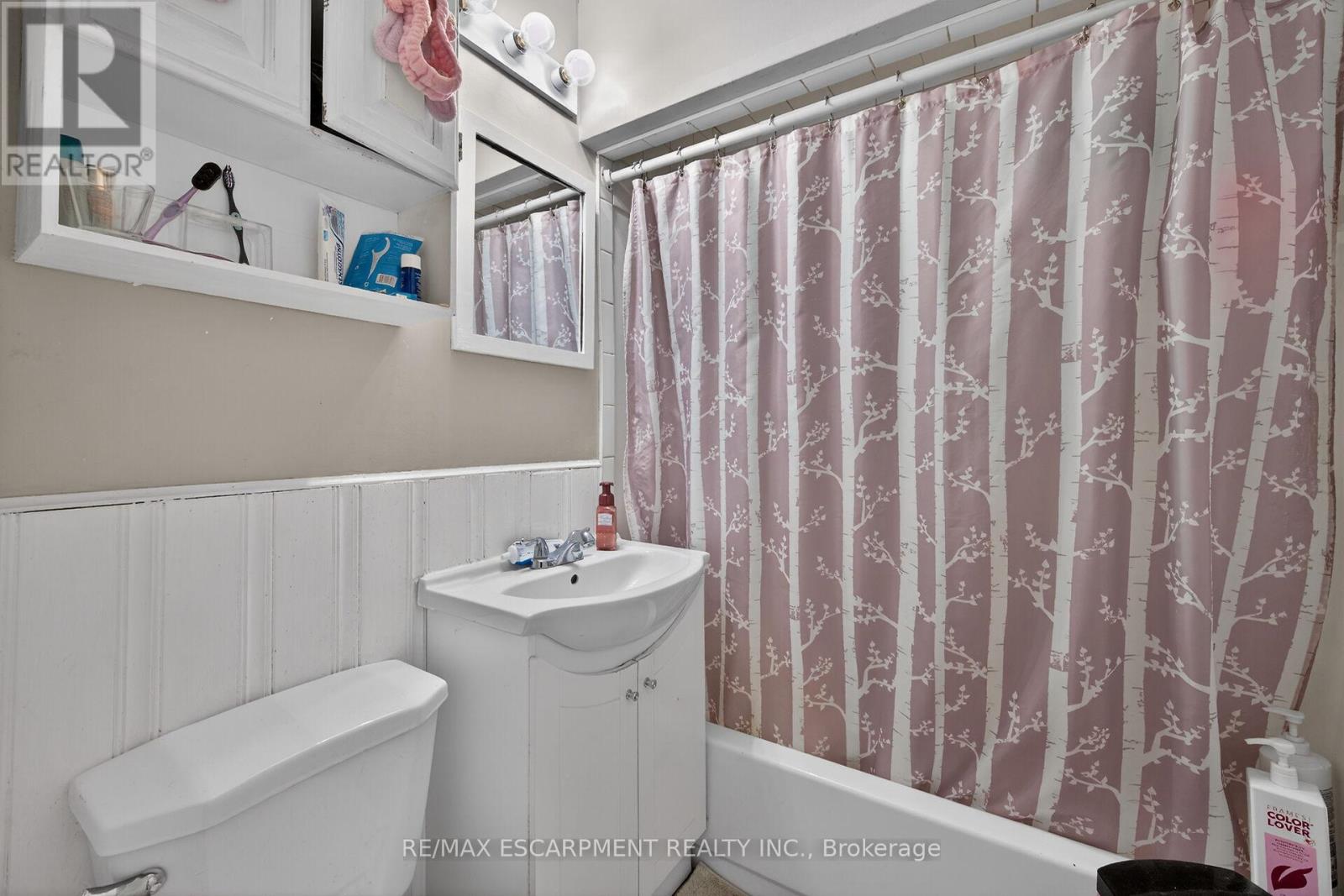 186 Seneca Avenue, Hamilton, Ontario  L9B 1M2 - Photo 18 - X13084008
