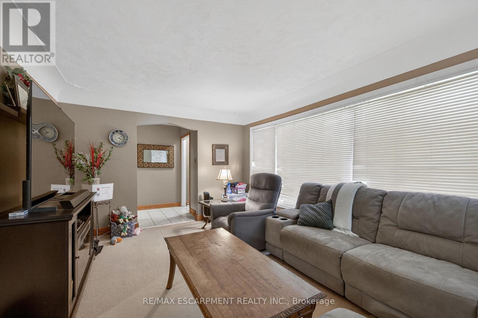 186 Seneca Avenue, Hamilton, Ontario  L9B 1M2 - Photo 5 - X13084008
