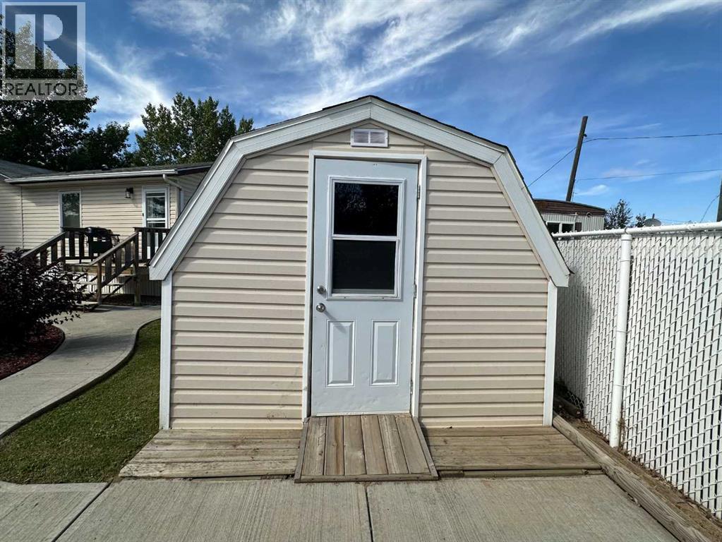 452 1st Street SW, Falher, Alberta  T0H 1M0 - Photo 28 - A2290996