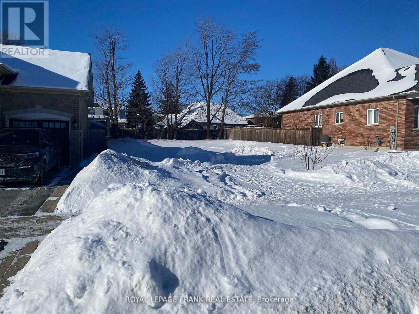 23 Corvinelli Street, Whitby, Ontario  L1M 0G7 - Photo 1 - E13084568